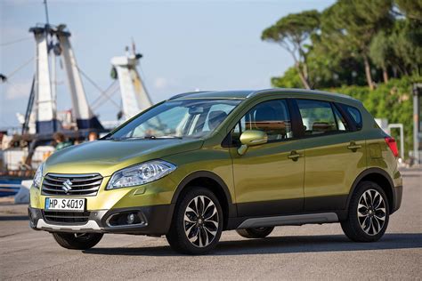 Suzuki SX4 .